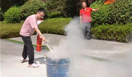 以演筑“防” ，以讲防“患” | 兴城住房公司结合人居智慧公司发展消防应急演练